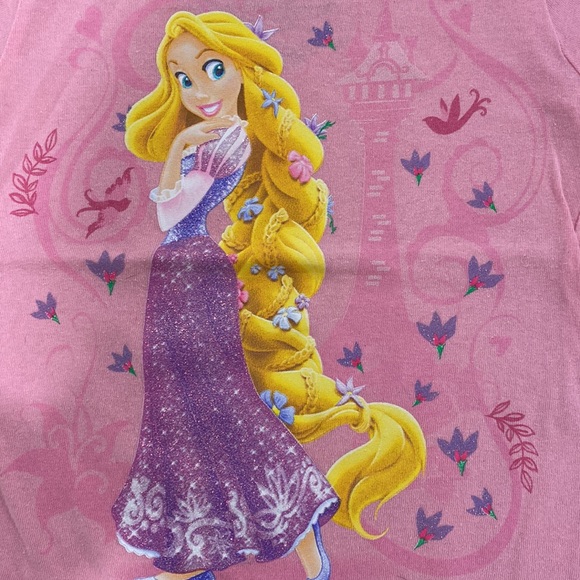 Disney size xs(4) tshirts Belle, Rapunzel, Sofia the first and Finding Nemo Dory - Picture 2 of 9